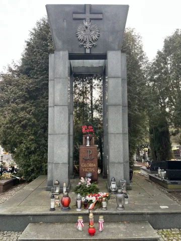 Cmentarz Komunalny - zdjęcie 3
